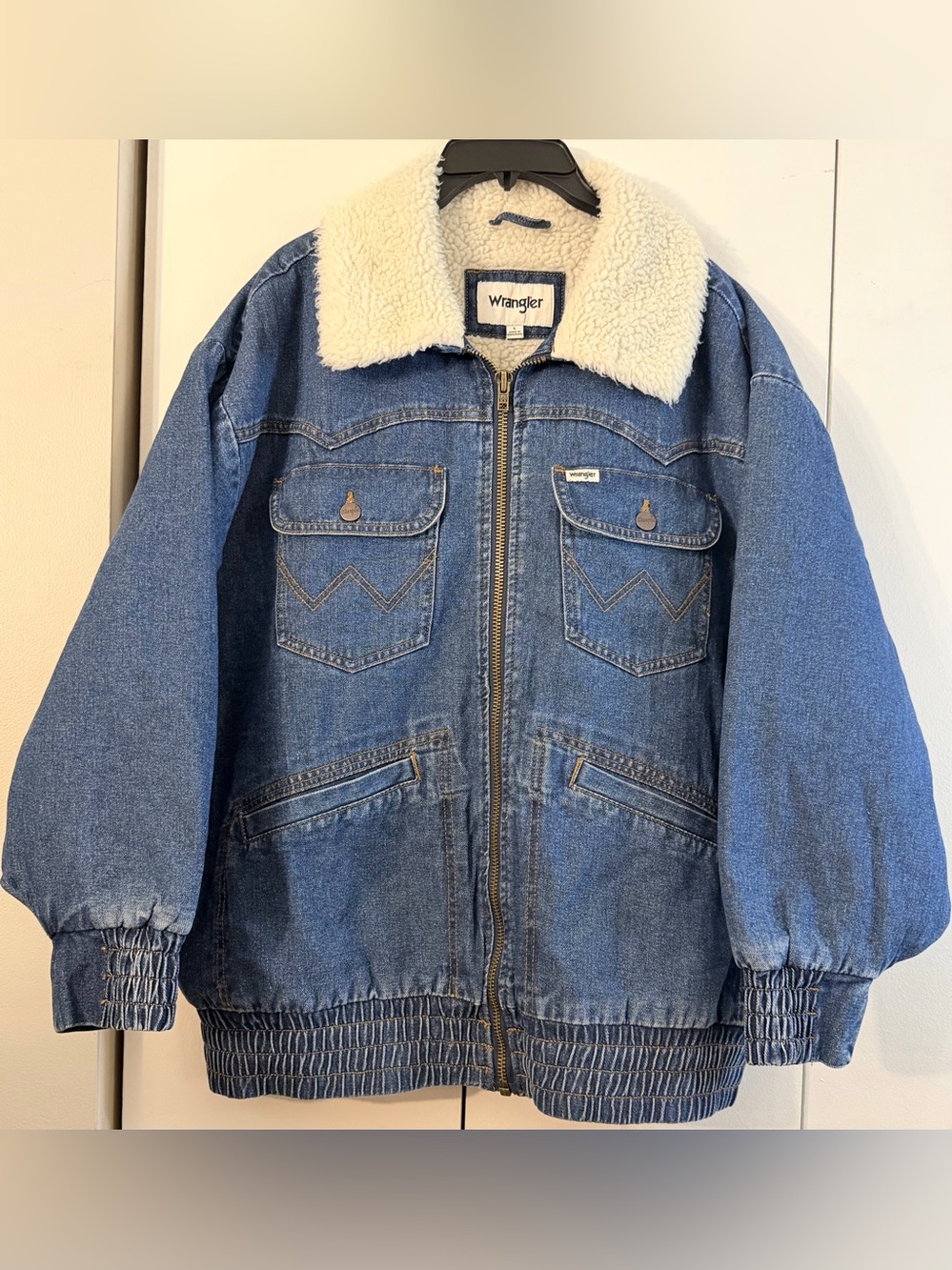 Wrangler Oversized Denim Bomber Jacket EUC (Sz L) Ptp 29.5” - Picture 3 of 10